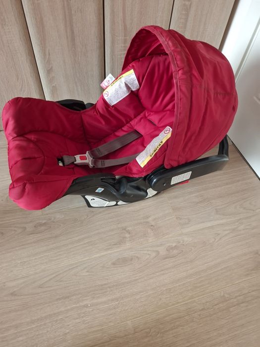 Столче за кола/ кошница за бебе 0-13 кг