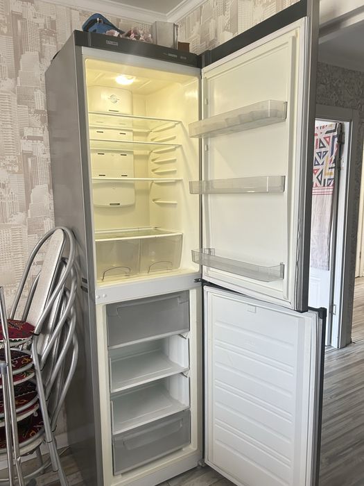 Продам холодильник