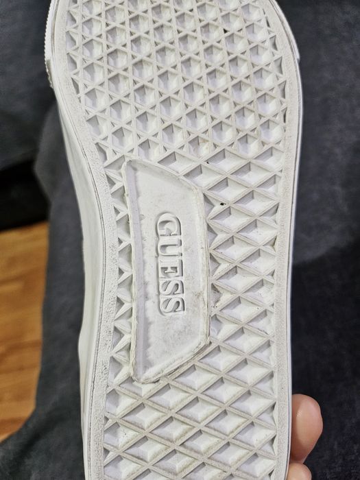Оригинални кецове Guess