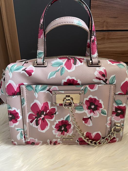 Чанта на цветя guess