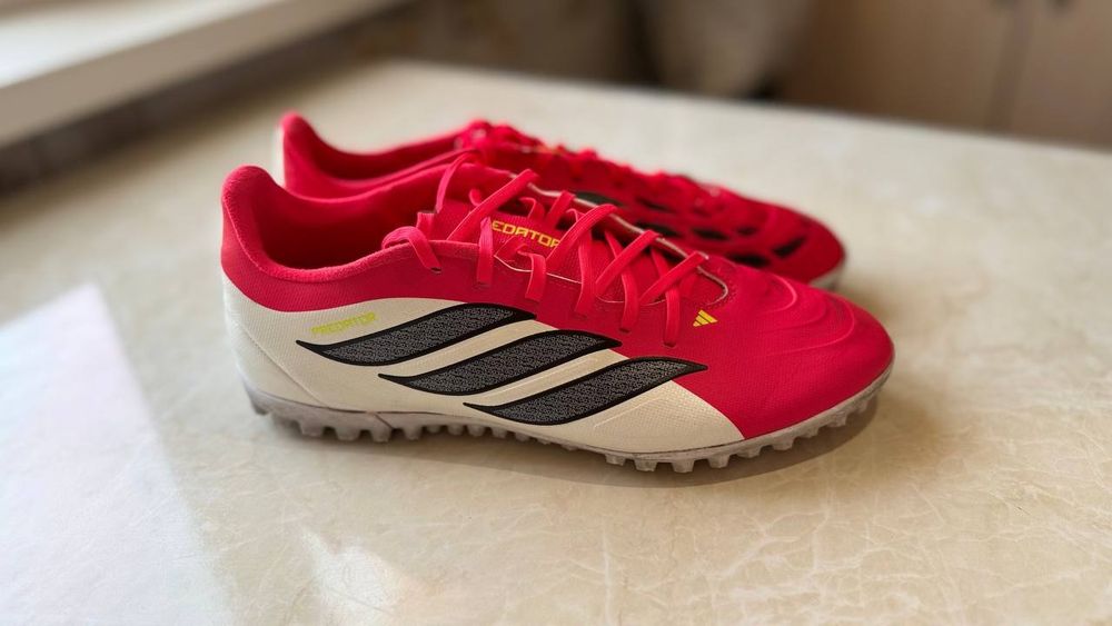 Adidas Predator 25 League TF (41.5)