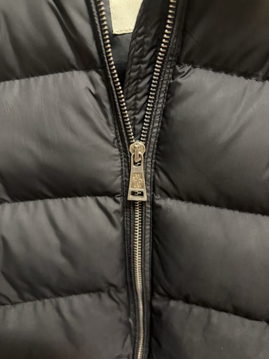 Vestă Moncler cu glugă
