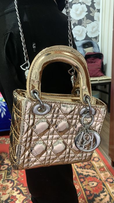 Сумка жен через плечо красивая компактная