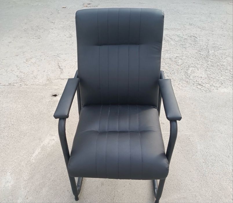 Kreslo sotiladi 20 ta bor kojasi yaxshisidan