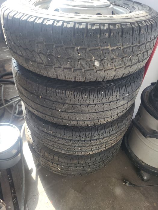 Set anvelope 215/7/15C pentru autorulota fiat ducato.