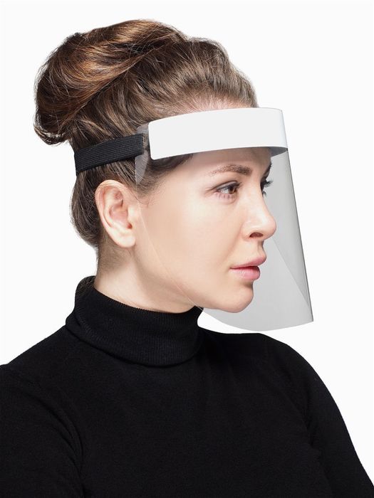 14 полимерных масок (12 черных, 2 белых)