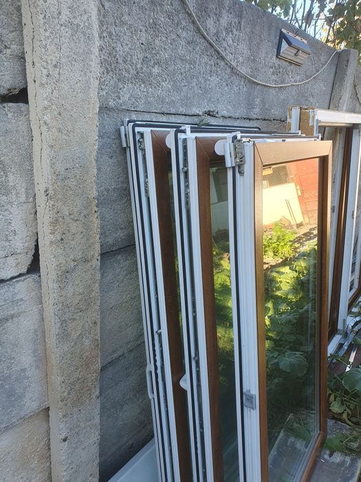 Vindem doua rame cu 4 geamuri termopan
