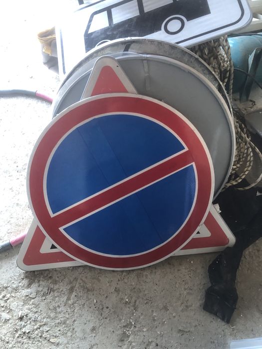 продам дорожные знаки
