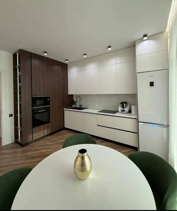 Центр Ойбек метро  аренда квартира.