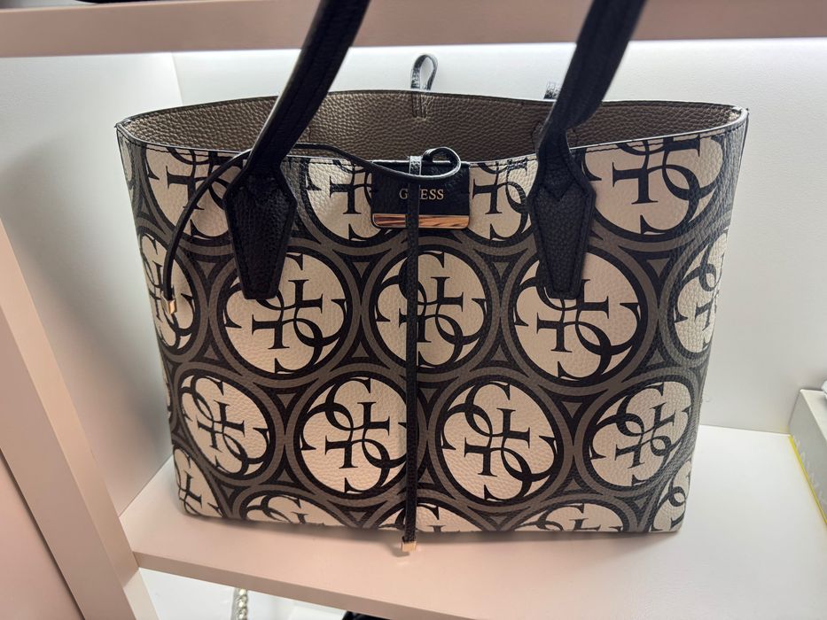 Чанти Guess, Liu Jo