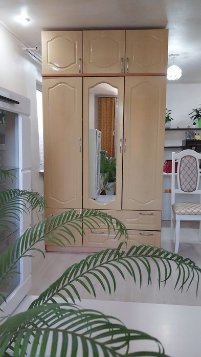 Продаётся шкаф распашной
