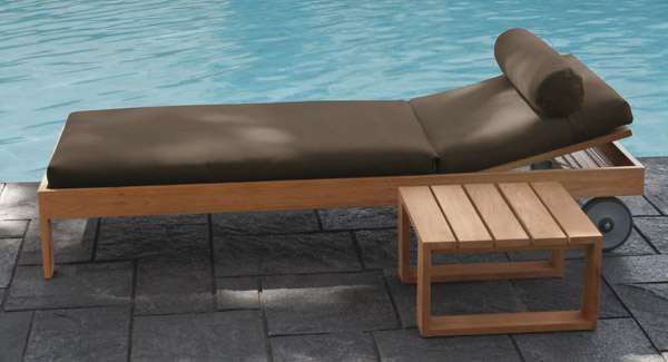 sezlong piscina plaja gradina