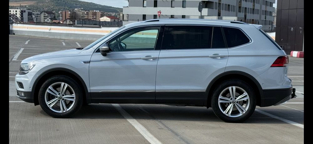VW Tiguan Allspace 4 Motion cu 7 locuri,Navi, ACC,faruri matrix