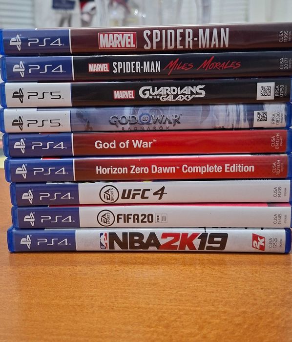PS5 Disc Edition + игри + DualSense controller | Отлично състояние