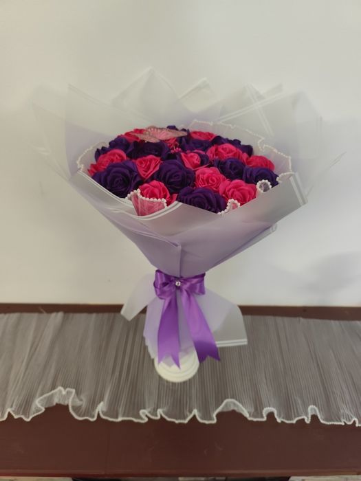 Aranjamente florale din satin