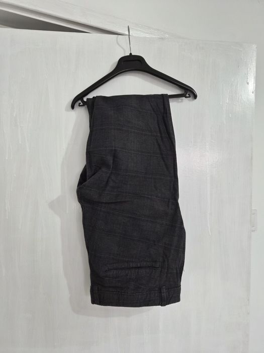 Pantaloni office gri inchis slim fit Reserved