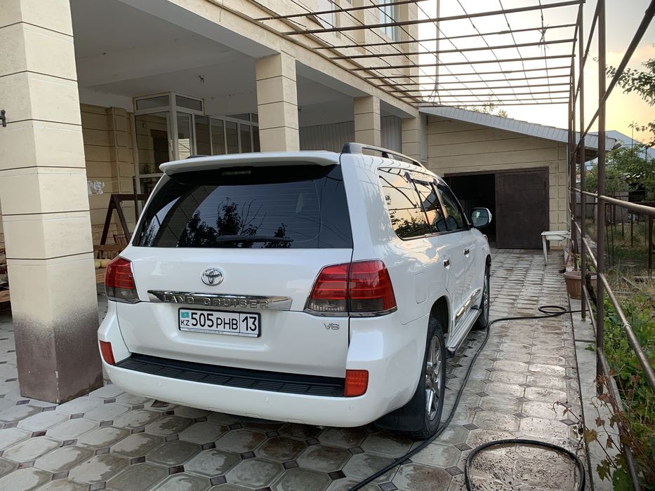 Запчасти на крузак 200