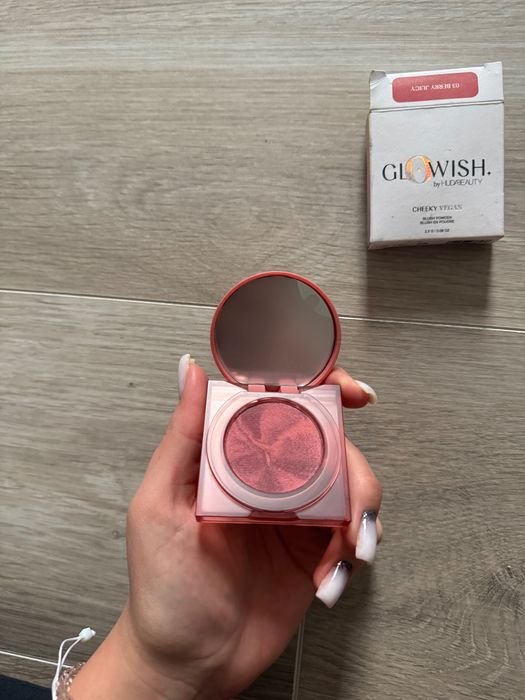 Руж - glowish by hudabeauty