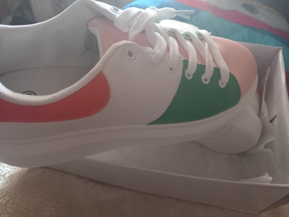 Adidași multicolori