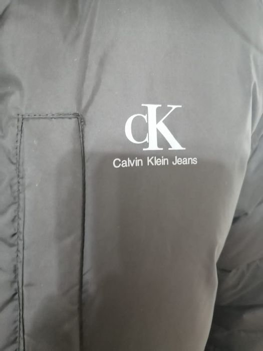 Продам зимний пуховик Calvin Klein