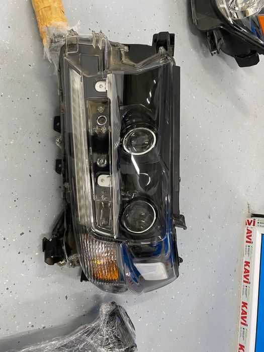 Фары для Toyota Land Cruiser 200