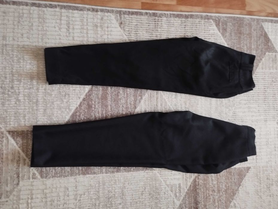 Брюки школьные девочке .