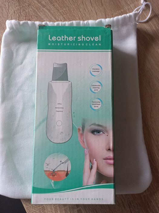 уред за почистване на лице с ултразвук