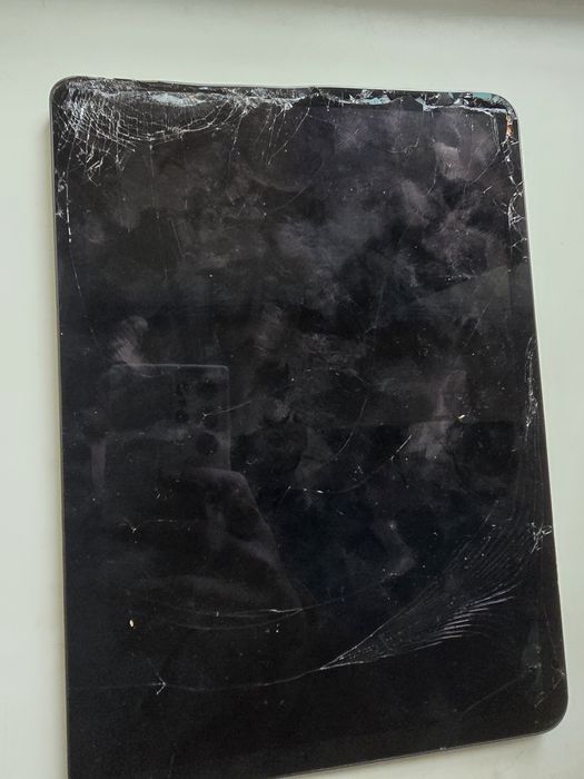 Продам IPad Air 5