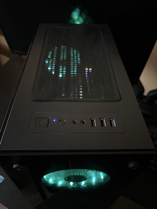 Игровой компьютер в отличном состоянии.