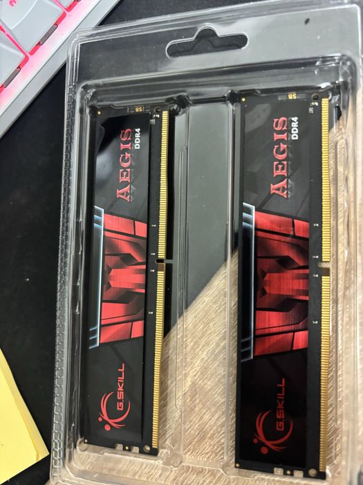 Геймърски компютър Ryzen 5600/RX5700/16 Ram/256 ssd/500GB hdd/500W