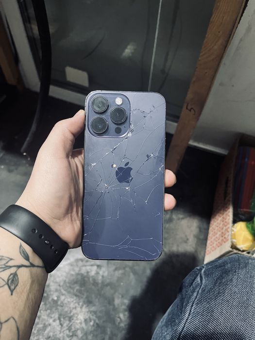 Продам Apple 14 pro max на 256 гб