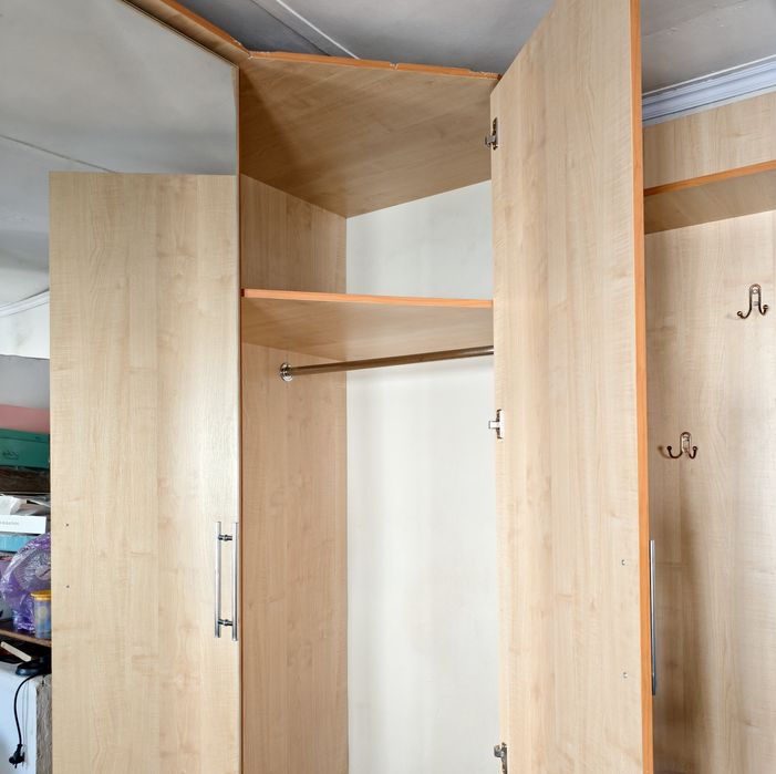 Срочно продам шкаф