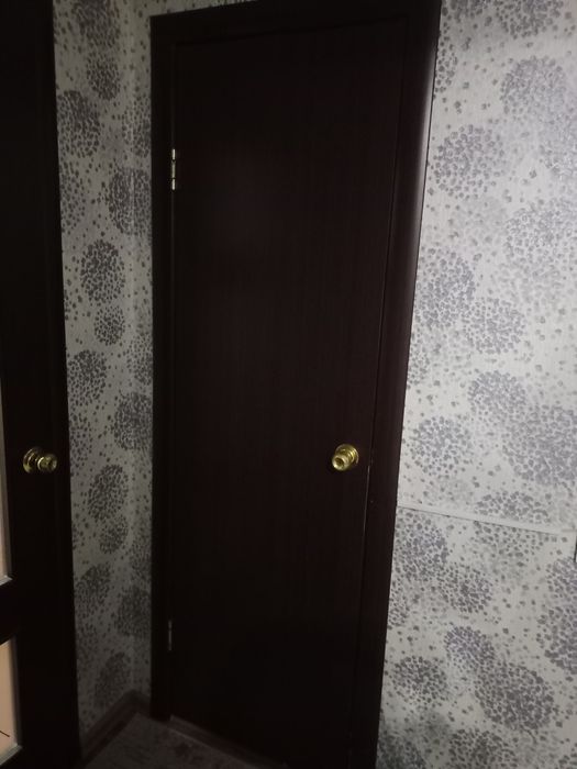 Продам хороший между комнату дверь