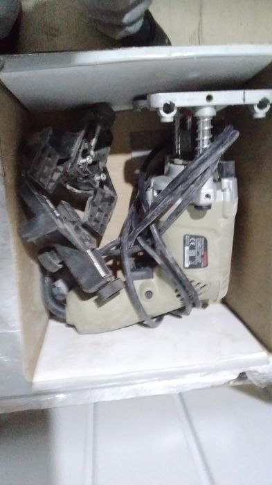 Кромочно-петлевой фрезер