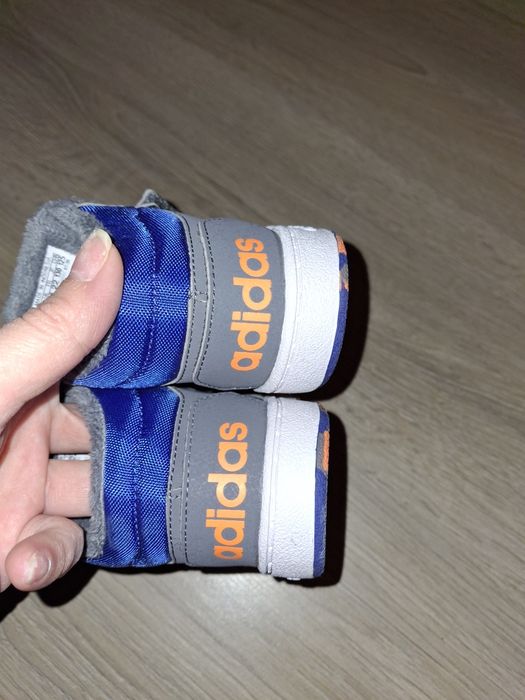 Adidas mid hoops 2.0