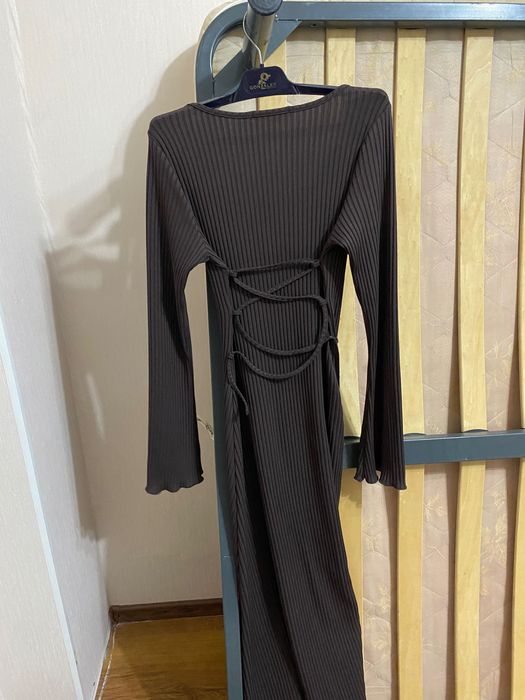 платье коричневое