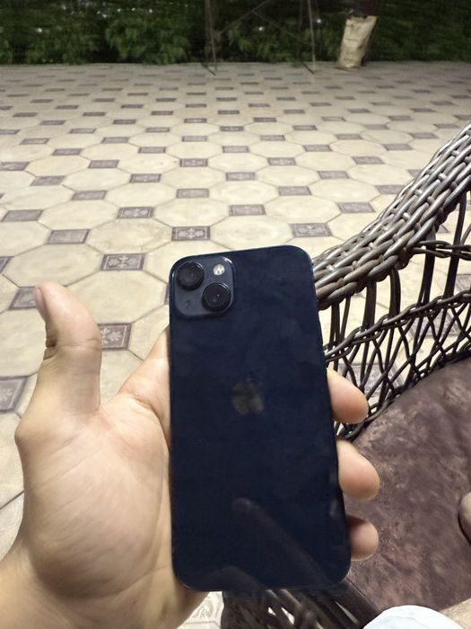 Продам Iphone 13 в хорошем состоянии