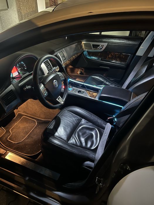 Jaguar XF Vand sau schimb
