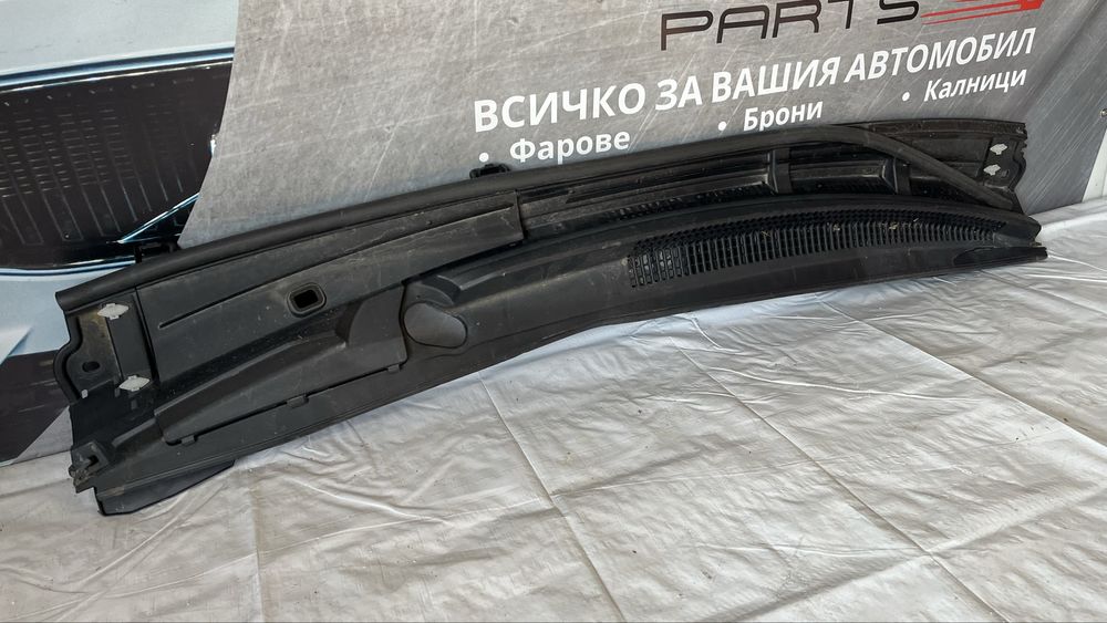 2 броя решетка под чистачки Toyota Yaris 2017-2020