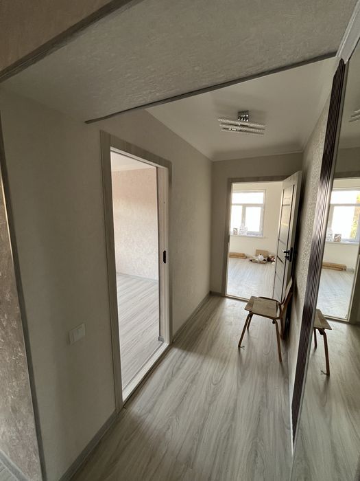 Продается 2 ком.кв центр чирчик