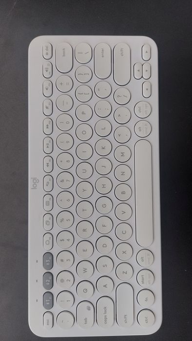 Vând tastatura Logitech k380