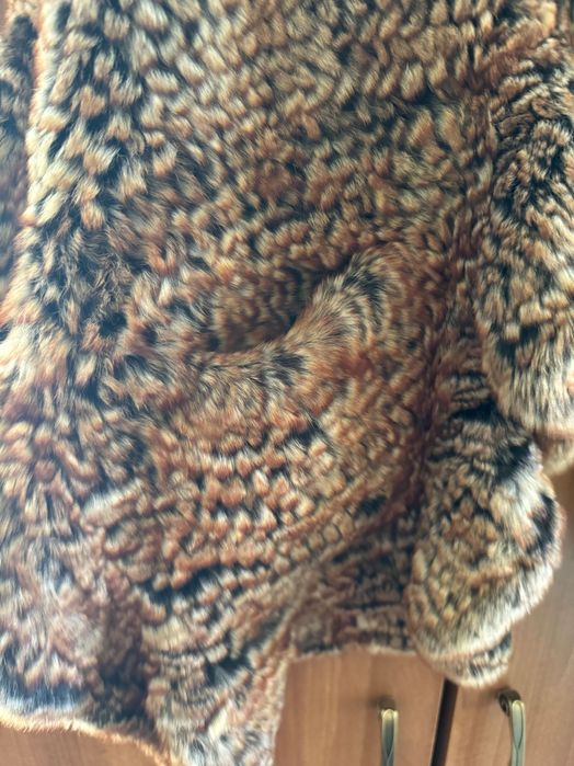 Vesta Blană Naturală Customizata de Bizakis Furs California Cal.1