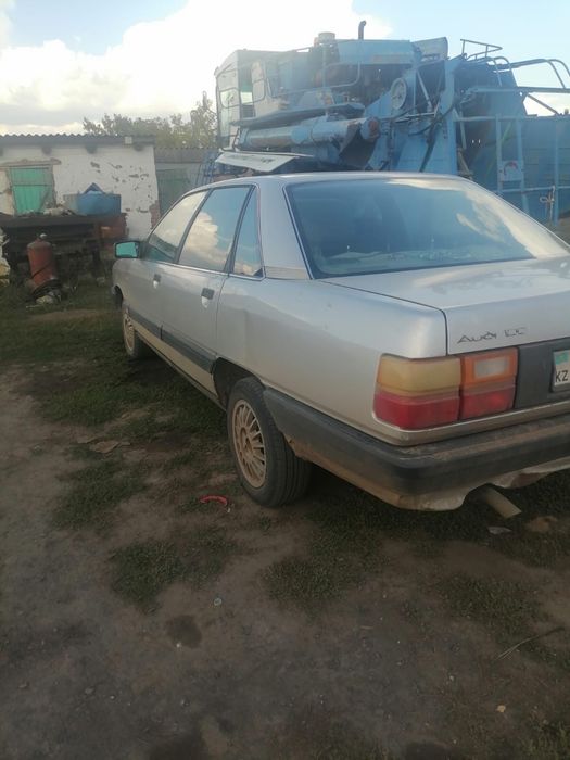 Ауди 100 с3  в хорошем состоянии