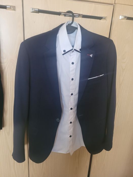 Костюм за тържествени случай