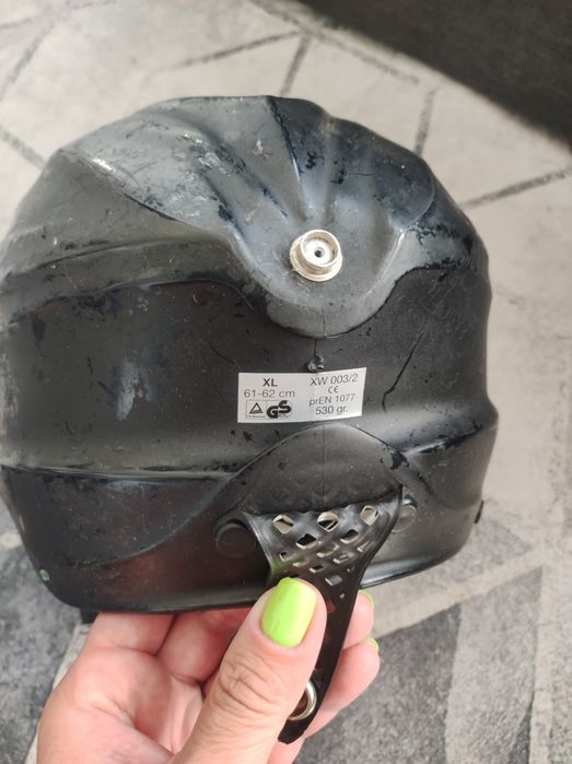 Мъжката ски каска Uvex размер XL