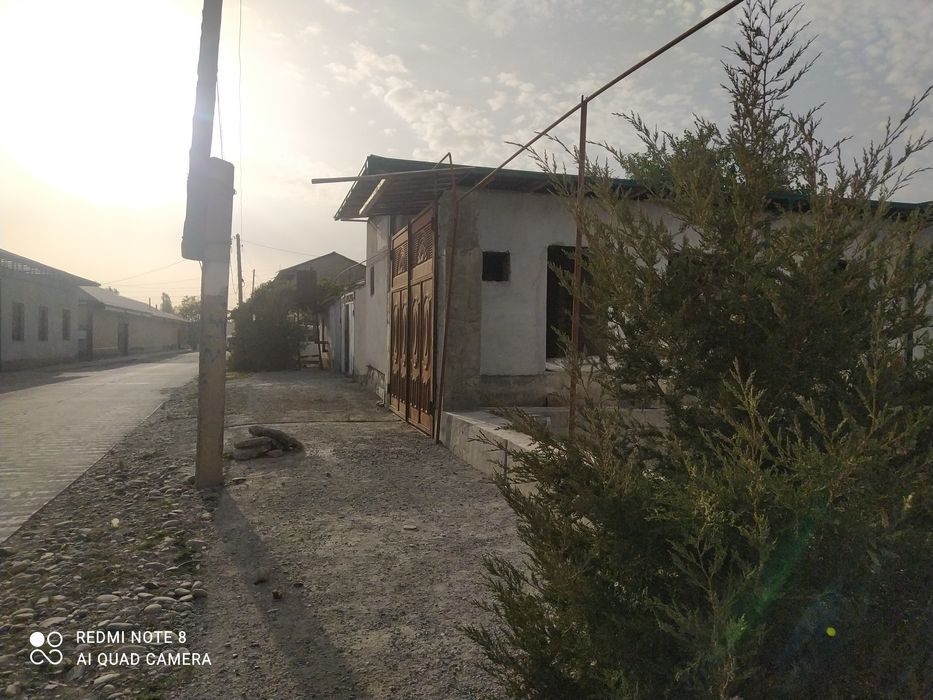 Уй сотилади газ свет 256  автобус 9 км  сиеббозоридан