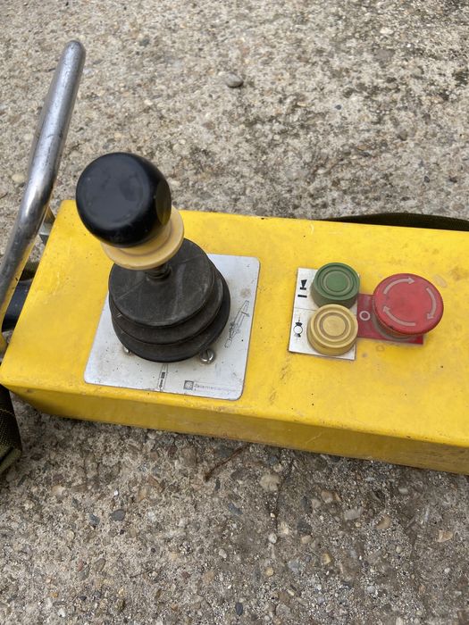 Telecomanda macara utilaje la inaltime hilti bosch