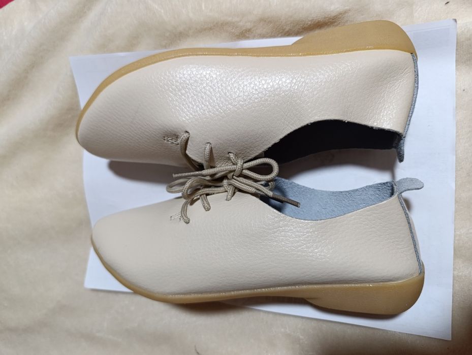 Pantofi crem cu șiret
