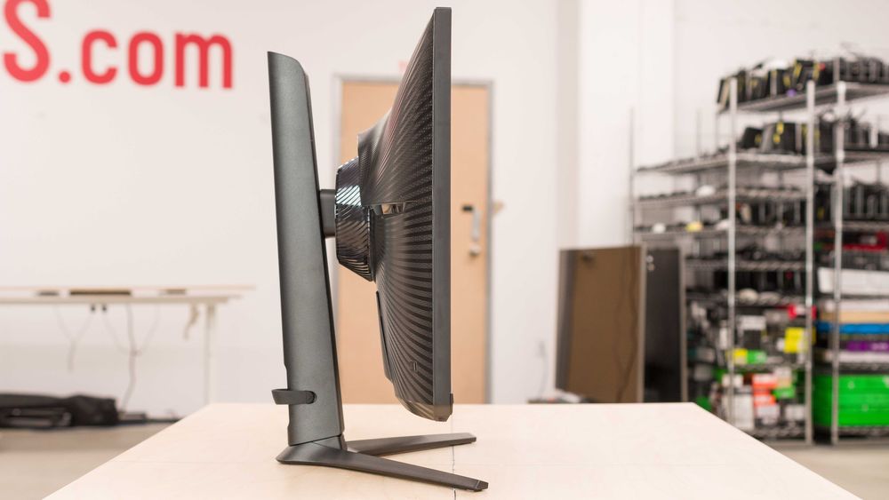 Чисто нов монитор: Samsung Odyssey G7 S28BG700EP