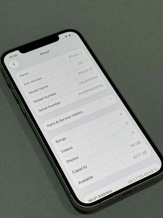 Мобилен телефон iPhone 12 64GB